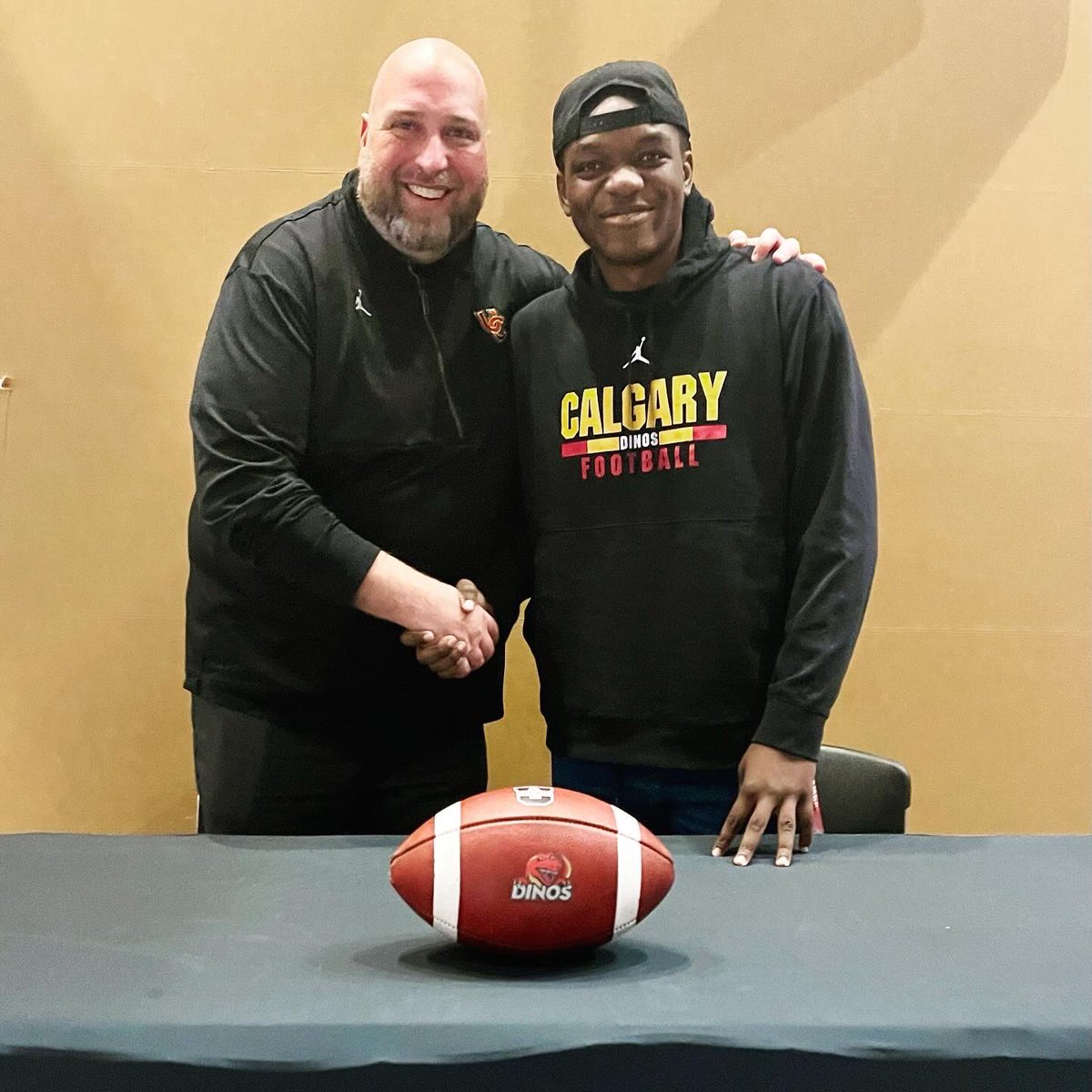 strivefitness's tweet photo. Huge congratulations to @allsaintslegends_ccsd linebacker and #strivetrained athlete @cytheking.blazing on signing with the @dinos_football program and committing to go to the University of Calgary next season! So proud of you Cyril!
#hardworkpaysoff #strivetrained
#football https://t.co/RE28MvZijz