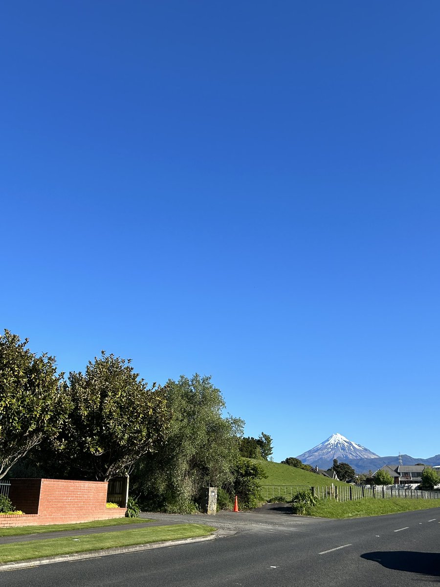 closclouds's tweet image. I purchased my first house and move in day was finally here a few days ago! Here’s a snapshot of the past few days 🥰