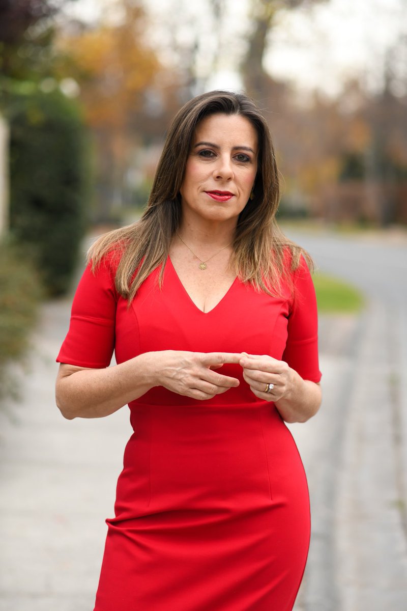 Caroline_walls6's tweet photo. Para mi @tere_marinovic es una mujer admirable, y siempre lo va hacer.. me importa un carajo si vota en contra a favor.. 

Es una de las pocas que puso el pecho a las balas cuando los zurdos la atacaban, fue una mujer muy valiente y aún lo sigue siendo para mi. 

TKM TERE. https://t.co/FfuryjHokt