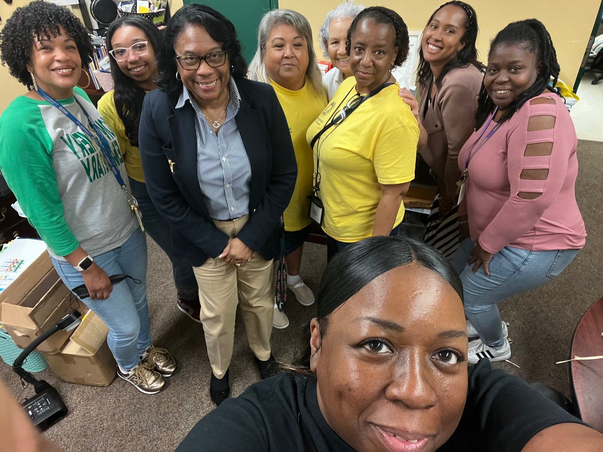 D. Sockwell (@dlsockwe) on Twitter photo Friday celebration! Ending the week <a href="/HISDMontgomery/">Montgomery Elem.</a> by celebrating Principal Appreciation Month with <a href="/FayeCarolMcNei2/">Faye Carol McNeil</a> Thank you for your leadership! #MyAPLife Friday celebration! Ending the week <a href="/HISDMontgomery/">Montgomery Elem.</a> by celebrating Principal Appreciation Month with <a href="/FayeCarolMcNei2/">Faye Carol McNeil</a> Thank you for your leadership! #MyAPLife