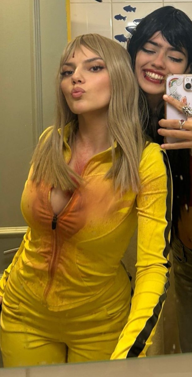 beauty_loverm's tweet photo. Dafne keen shows her tight body in her Halloween costume https://t.co/vpt92R1bOS