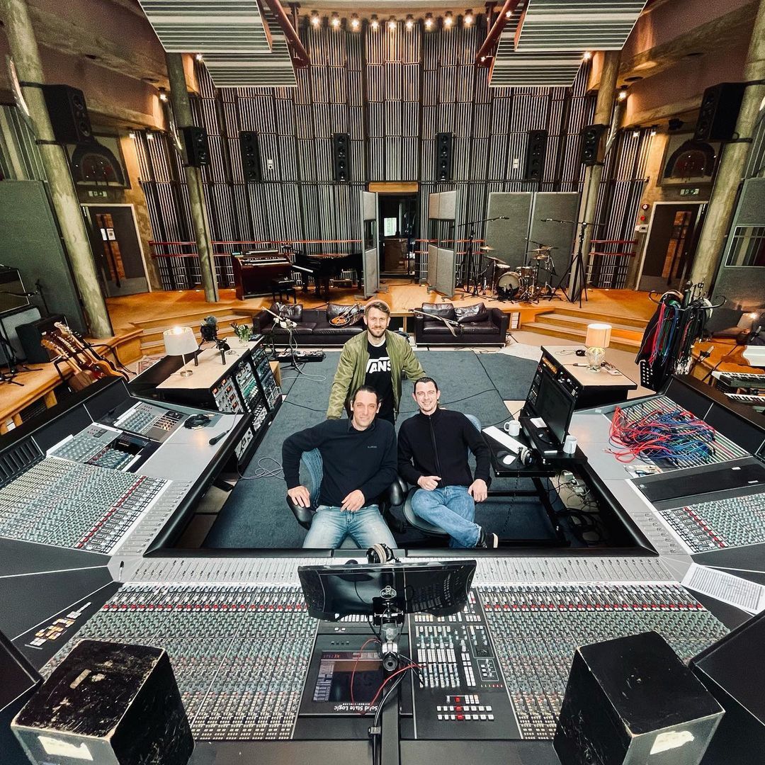 AvidProTools's tweet photo. 🤩 At Real World Studios
📷 https://t.co/SOd3cXlO8H
#recordingstudios #soulmusic #realworldstudios #recording #livesession #studio https://t.co/sT5pomZ1Ng