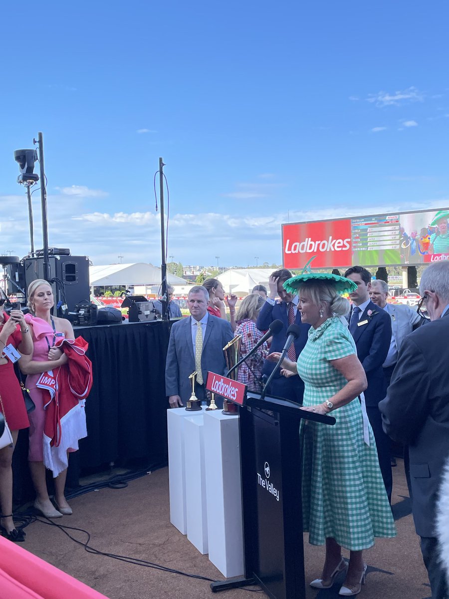 1000giggles's tweet image. #Outstanding #CoxPlate Day #2023 ⁦@TheValley⁩ @ladbrokescomau #ManikatoStakes #Imperatriz ⁦#opiebosson @MarkWalker ⁦⁦@TeAkauRacing⁩ Many thx to all #OwnersConnections Members sponsors patrons &amp;amp; @RacingVictoria⁩ ⁦@springcarnival⁩ ⁦@777MJB⁩ 🫶👌🐎😁