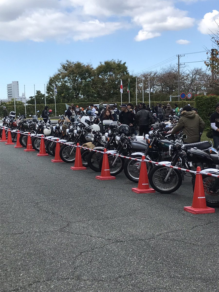 326_sr400's tweet photo. 沼津で雨に降られたけど
無事に到着。

 #磐田SRミーティング https://t.co/9l8bBdvIpG