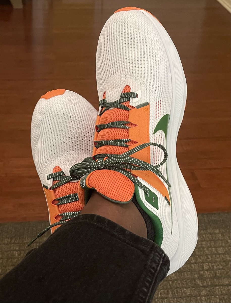 CharlesLGriggs's tweet photo. Nothing like a #FAMUHomecoming victory! #GoRattlers #SWACEastChamps! π§‘π https://t.co/xRdsU2lNon