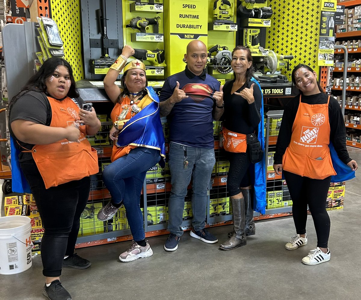 LydiaveliaLydia's tweet photo. 1704 OHANA IN DA HOUSE!
#smallbutmighty Kona HD-we got superhero crazy!
Ready to fight evil, build strong relationships and of course, keep safe!!! 
#district284, #PACSOUTH 
#FRONTENDRECOGNITION
@anthonyquichoch @corydietz1701 @THD_Western_Ops @chrisberg https://t.co/6JPS6kYVHc