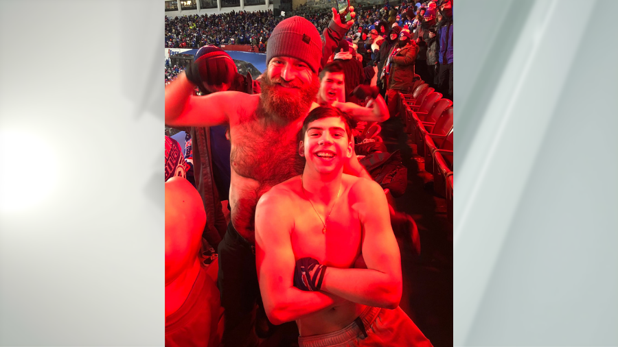 ejtowne's tweet image. I&apos;d much rather have a Fitzy🧔‍♂️in the stands than a Swiftie. 
#BillsMafia #BuffaLove #FitzMagic