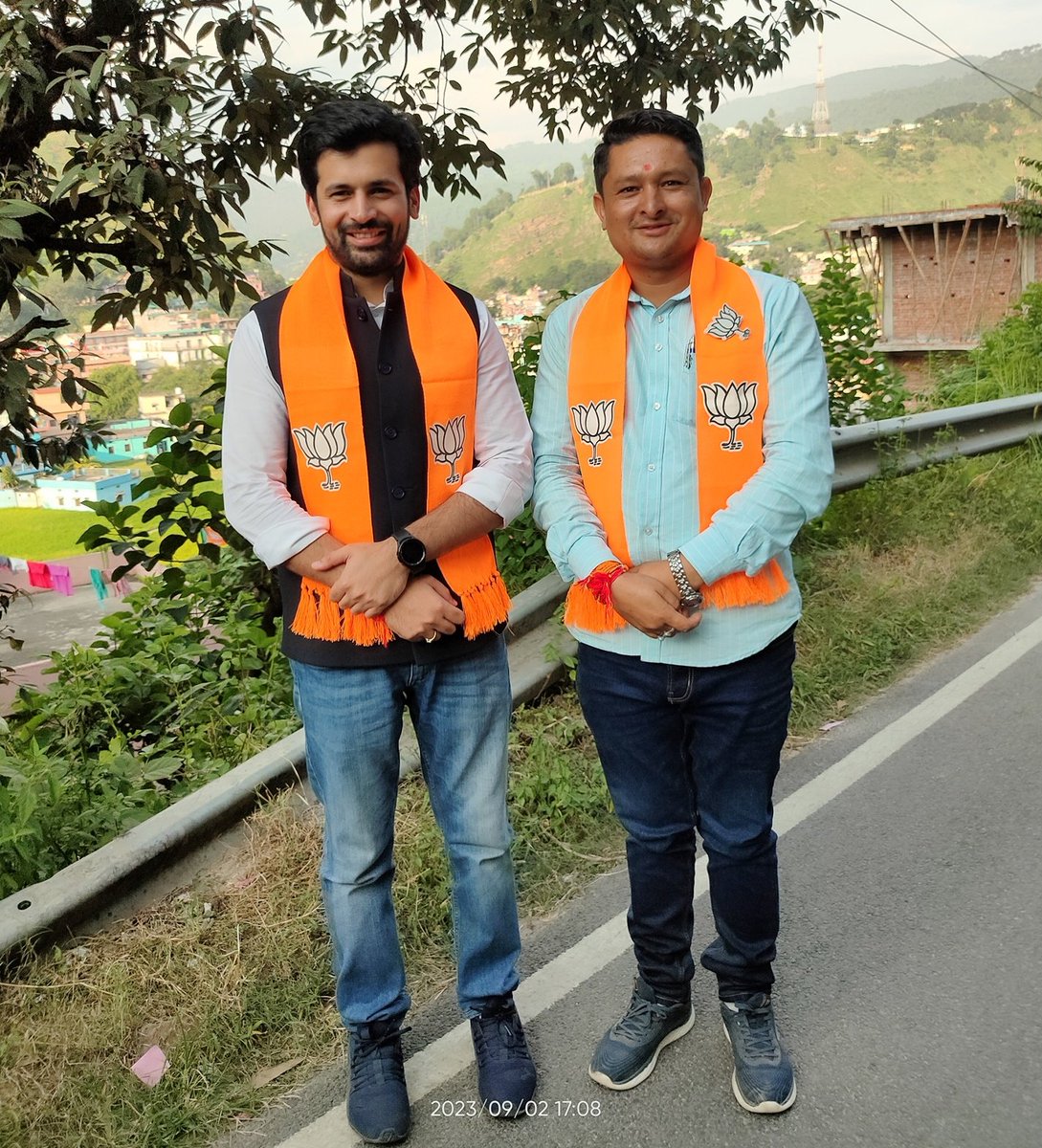 भाजपा युवा मोर्चा उत्तराखंड के यशस्वी प्रदेश अध्यक्ष श्री शशांक रावत जी को जन्मदिन की हार्दिक बधाई व शुभकामनाए भगवान बाबा बागनाथ जी का आपके ऊपर हमेशा आशीर्वाद बना रहे......!!
<a href="/Shashankrawat29/">Shashank Rawat</a> <a href="/BJYM/">BJYM</a>