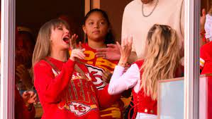 ejtowne's tweet image. I&apos;d much rather have a Fitzy🧔‍♂️in the stands than a Swiftie. 
#BillsMafia #BuffaLove #FitzMagic