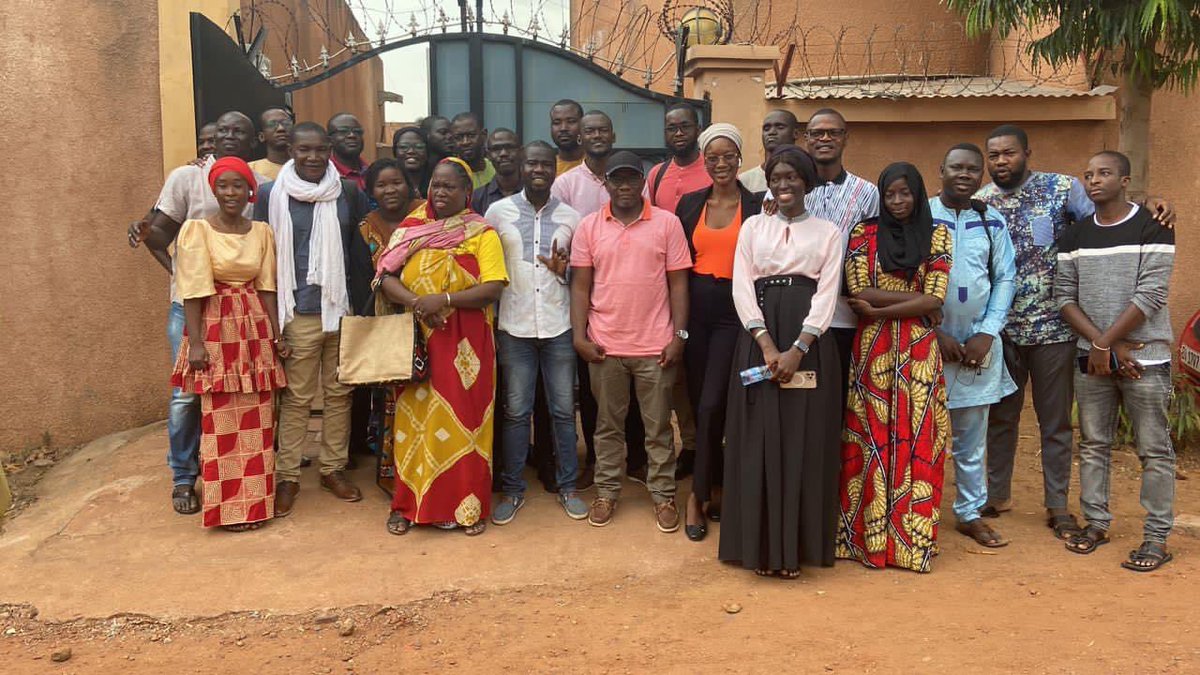 Doniblogmali's tweet photo. Samedi 28 octobre 2023, @Doniblogmali a tenu, à son siège à Bamako, son assemblée générale ordinaire. A l’issue des travaux, un nouveau bureau de 13 membres a été mis en place. @lindiallo est le président élu !
#Doniblog https://t.co/J2mJIEFAB0