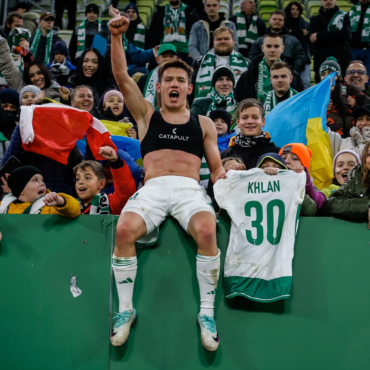 LechiaGdanskSA's tweet photo. Najlepsi KIBICE! 🤍💚
DziękujeMY!
#LGDSTA https://t.co/UWE5I6ER00