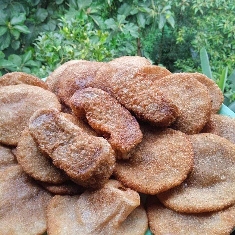 mizoraminsta's tweet photo. Chhangban kan i ei chak em?
.
.
Pic credit 📷 Mami Kholhring Lungen
.
.
.
#chhangban #mizoram #mizoraminsta #northeastindia #ricebread #riceloaf #loaf #stickybread #zochhang #eitur #food https://t.co/Vpj6AexhXX