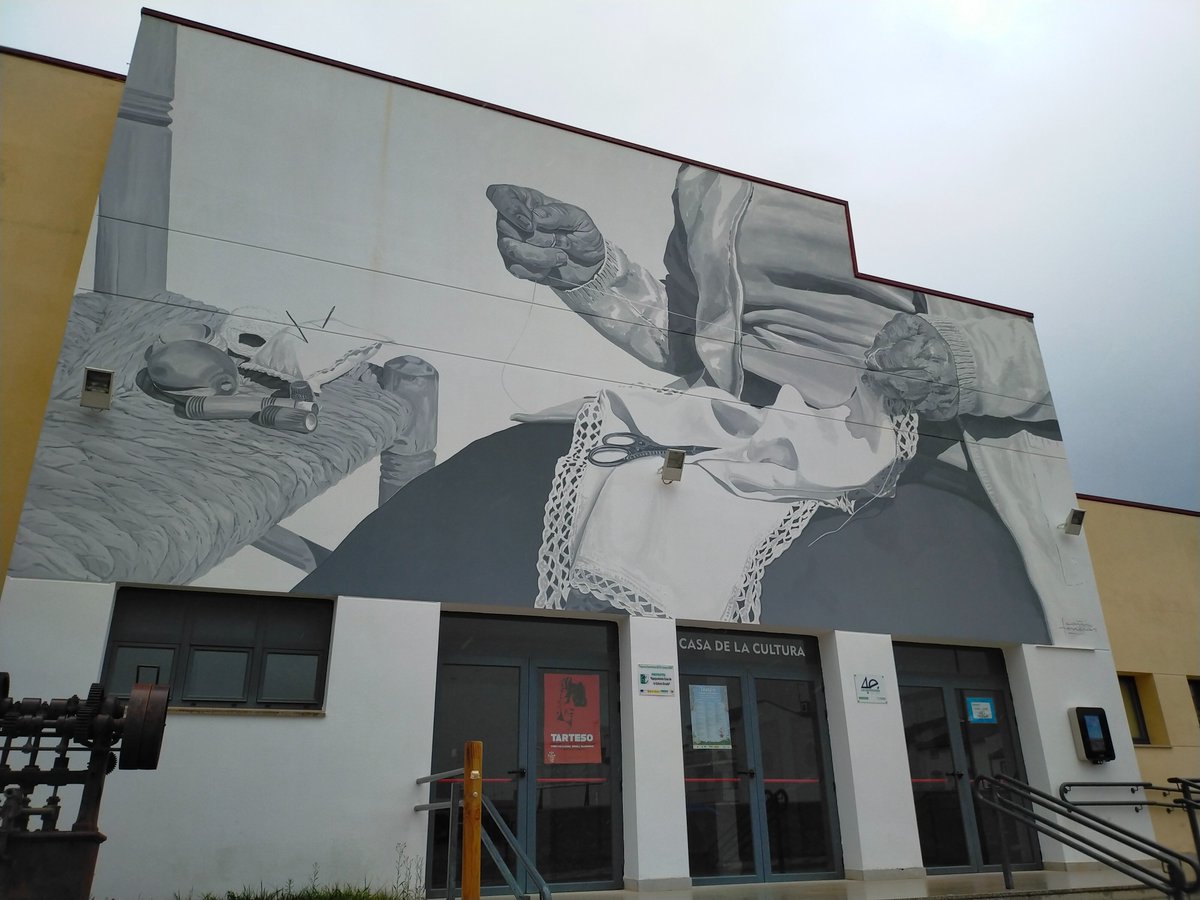 ncr1975's tweet photo. Desde ayer en "mi" pueblo...🥰 Ganas tenía de ver in situ este #streetArt en #Siruela by @CainFerreras https://t.co/cMTEMy80lq