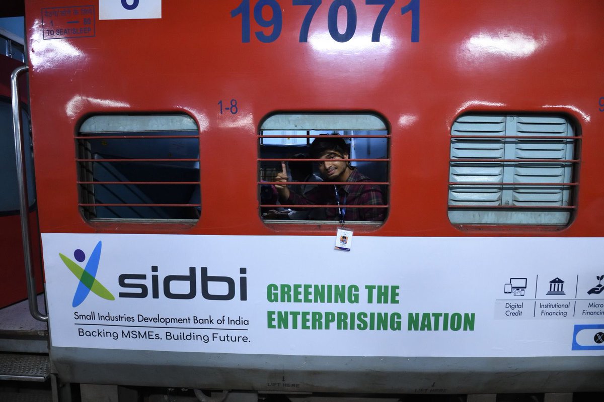 Drrksingh25's tweet image. नित उगते व अस्त 
उड़ते दबते व हो जाते थे निरस्त
उन  निःशब्द विचारो को 
मिलती जहां मात्रा 
यही हैं जागृति हरित स्वावलम्बन यात्रा 
@sidbiofficial prioritises entrepreneurial dreams aligned 2 envtt &amp;amp; sustainability. @jagritiyatra @g20org @PMOIndia @startupindia