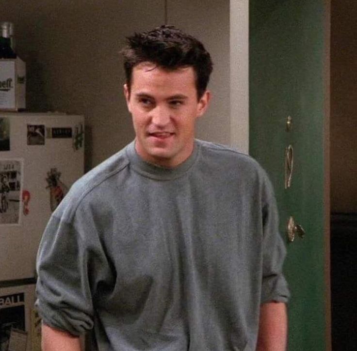 Chandler Bing'imiz Matthew Perry, 54 yaşında hayatını kaybetti.