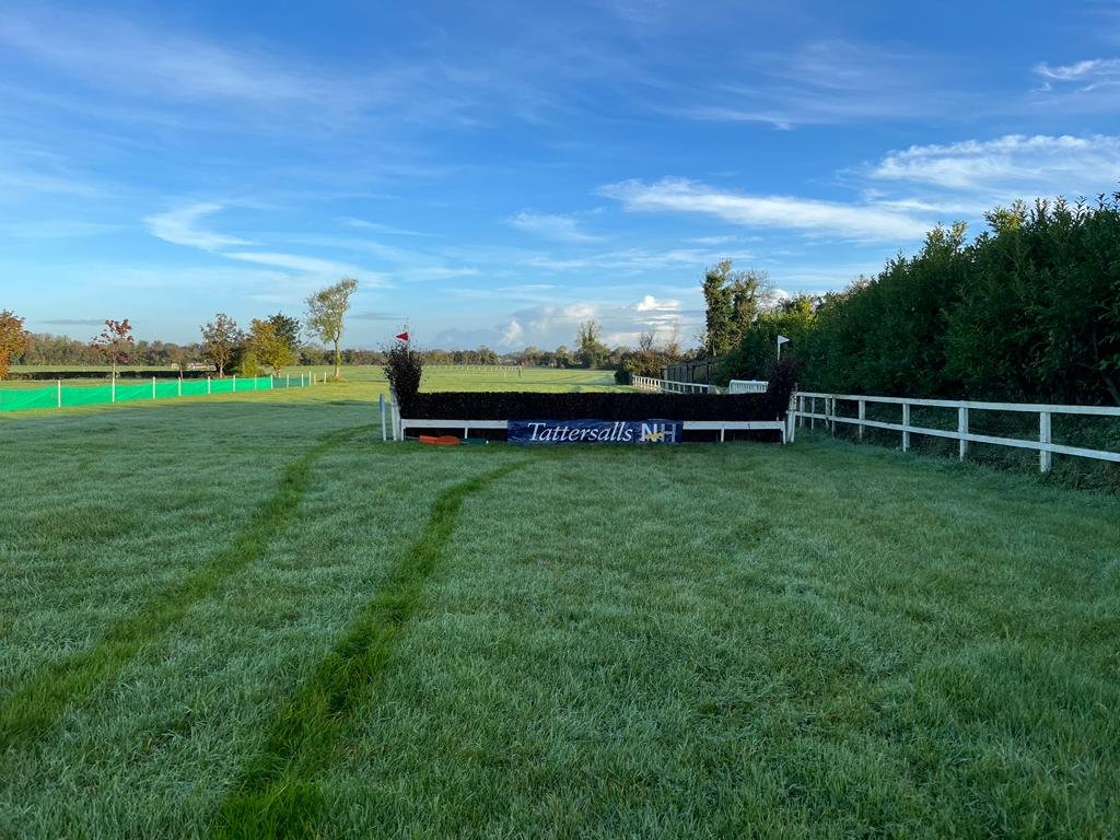 P2P GOES AHEAD TODAY IN @Tattersalls_ie  following a morning inspection by @ihrb_ie and GOING NOW HEAVY. 

PARKING WILL BE IN SALES COMPEX CAR PARK.

COME RACING!
