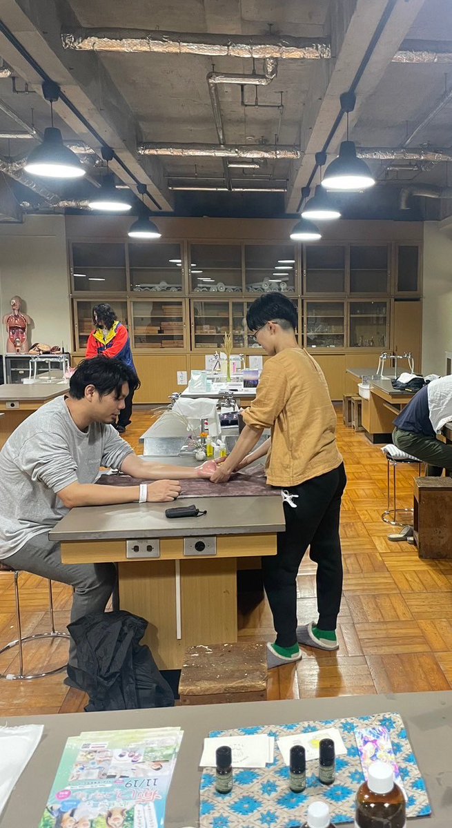 ハンドトリートメント ててのて

昨日のたゆたう出店　無事に楽しく終えました😌

ケアを受けたお客様が晴れやかな表情になるのが嬉しかったです❣️😊

お客様　出店者さん　演者さん
スタッフさん

みなさん優しく温かくて　本当に居心地がよかったです

ありがとうございました😭✨
#たゆたう2023