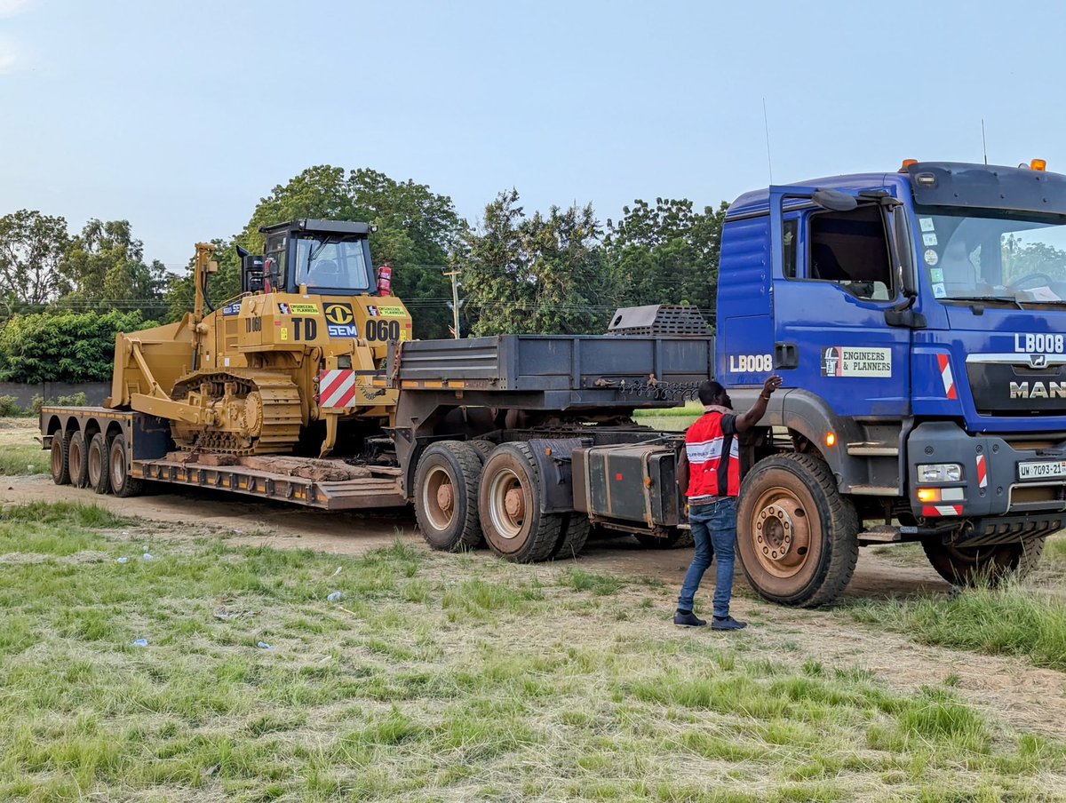 Mr. Ibrahim Mahama is most certainly a man who keeps his word. As a sequel to his earlier spectacular donation of relief items and his field assessment of the VRA-induced floods — Mr. Mahama has sent in his engineers, workers and equipment in fulfillment of a pledge he made to…