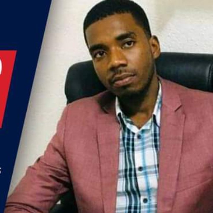 PeyiJb's tweet photo. Reprezantan Regwoupman Solidè  la Jenès, kòdonatè Jean Hérold, fè konnen sou radyo Galaxie, Lucner Désir, anpil moun konnen sou non Louco, ap pèsekite pa pouvwa defakto Ariel Henry a ki pap regle anyen nan tèt peyi a, si Louko te yon asasin tout bon nèg yo patap pèsekitel konsa. https://t.co/muA0XVNCFx