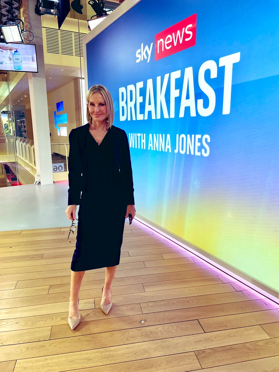 Morning - headlines you are waking up to this Sunday Matthew Perry from #Friends has died, @Springboks are @rugbyworldcup Champions x4 after another 1 point victory & @Tyson_Fury wins controversially in Saudi v @francis_ngannou @SkyNews Breakfast