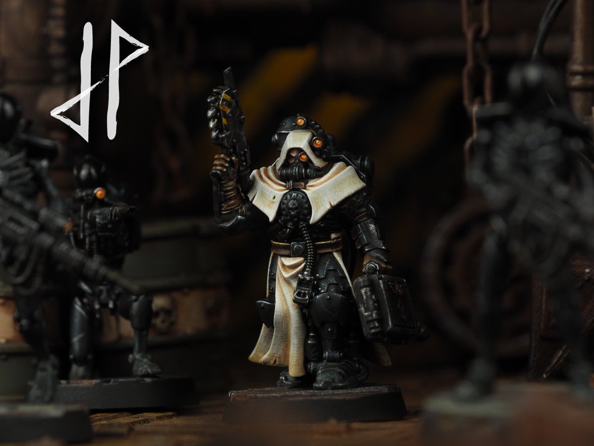 Medic.

#Dolosian #DolosianProvostSkitarii #enforcers #admech #adeptusmechanicus #mechanicum #30k #horusheresy #40k #necromunda #killteam #tempestusscions #imperialismilitia #imperialguard #provostguard #skitarii #provostskitarii #paintingwarhammer #warhammercommunity