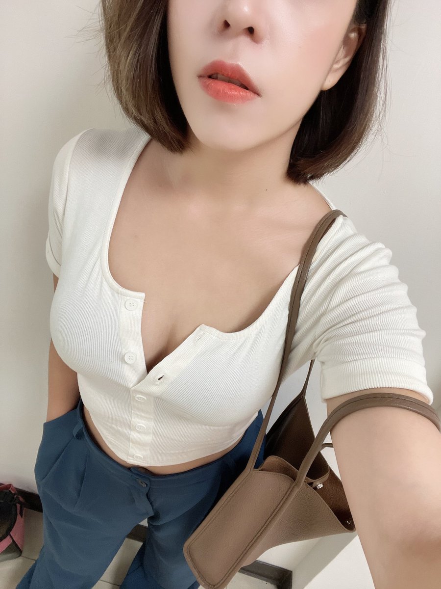 不覺得角度差一點點整體感覺就會差很多嗎 https://t.co/QYN6SgpgY6