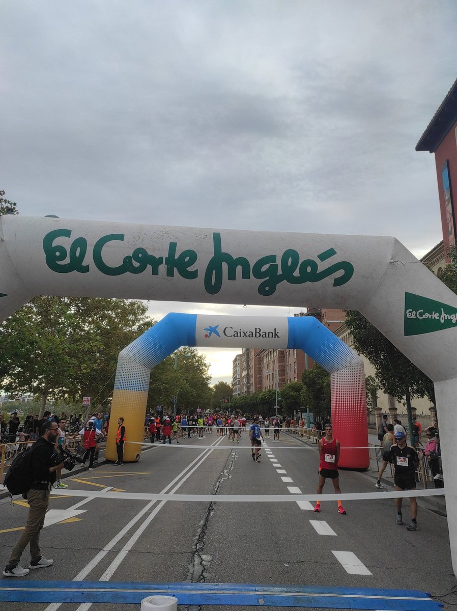 No queda nada para que dé comienzo nuestra XVI edición. Casi 3000 personas que recorrerán el centro de Zaragoza hasta llegar a la meta de la Plaza del Pilar ¡Ánimo y a disfrutar de este genial día! 🏃‍♂️🏃‍♀️😍