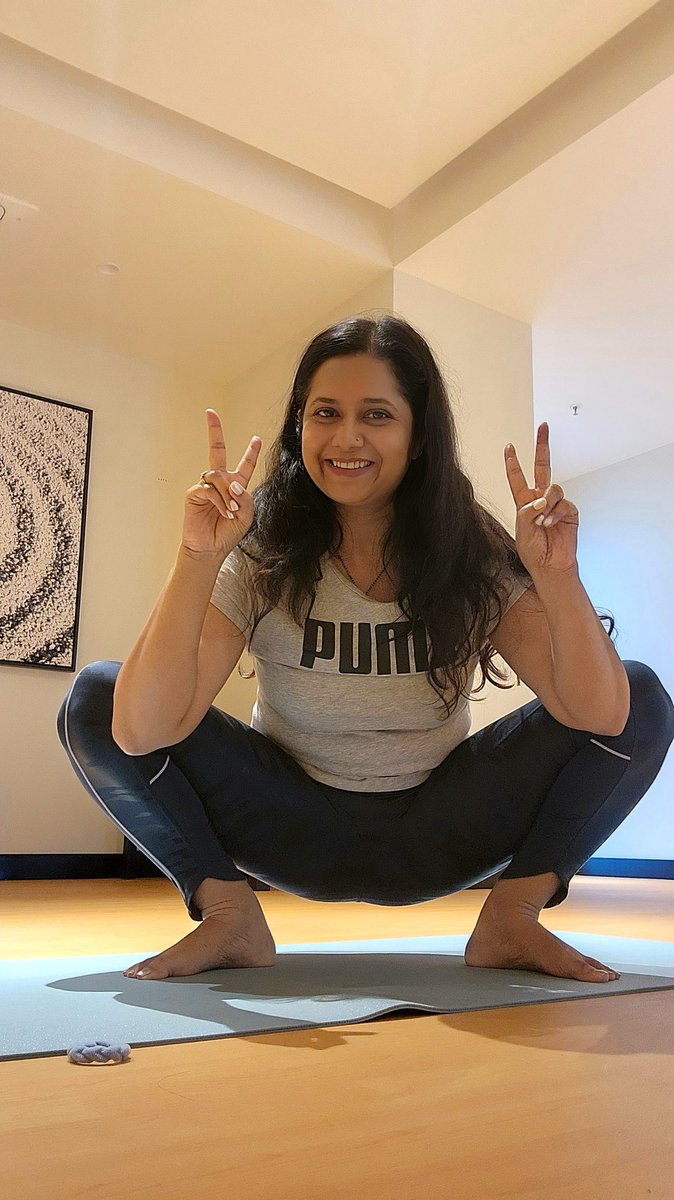 yoga_seema's tweet image. If you can see beauty even in simple things of life ✨️ then a beautiful day will rise 🙌

Good day 🌞

#goodmorning #goodstretch #goodday #weekendvibes #weekendfitness #sundaymotivation #desisquat #squatting #Malasana #mooladhara #fitnessnwellness