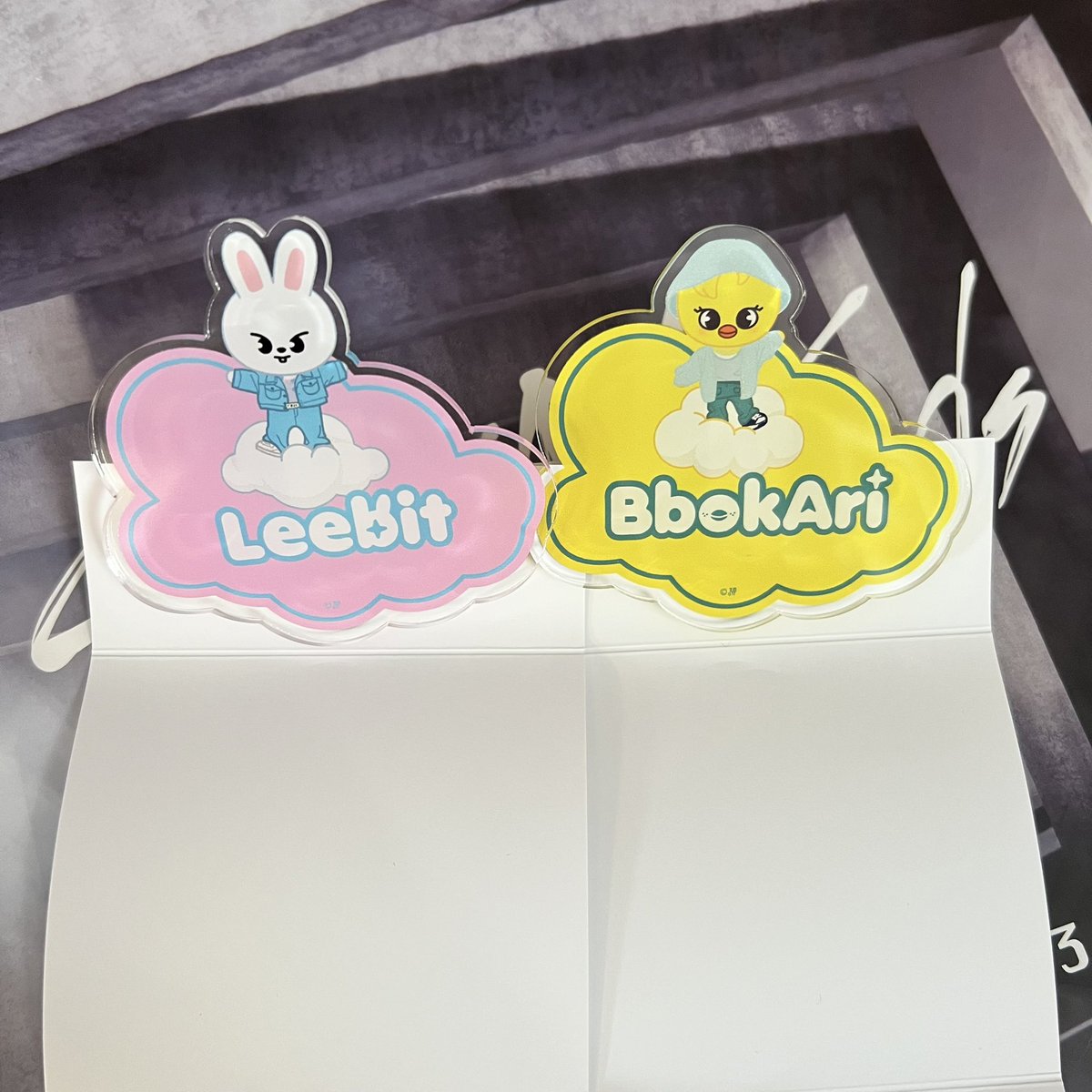 yooook_95's tweet photo. StrayKids スキズ SKZOO 交換 ネームバッチ

譲：リノ　Leebit
　　フィリックス　BbokAri

求：スンミン　PuppyM
　　アイエン　Foxl Ny

本日15時すぎ以降会場います。
手渡しで交換可能な方お声掛けください⭐️ https://t.co/V4THmhC8CH