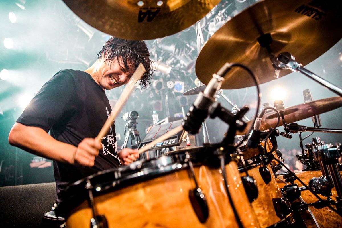 americapegi's tweet photo. 🥁現役バンドマンが教えるドラムレッスン🥁

⭕️パワフル、ワイルド系(自分で言ってます笑)

PEGGY

⭕️繊細かつテクニックダイナミック

疋田武史　氏

⭕️歌うドラマー歌モノ系の申し子(実際に歌うの歌うじゃないよ)

岡田翔太朗　氏

好みの講師を選べます👌

体験レッスン🧑‍🎓
https://t.co/02vtv4ObUK https://t.co/hj88wsHpR4
