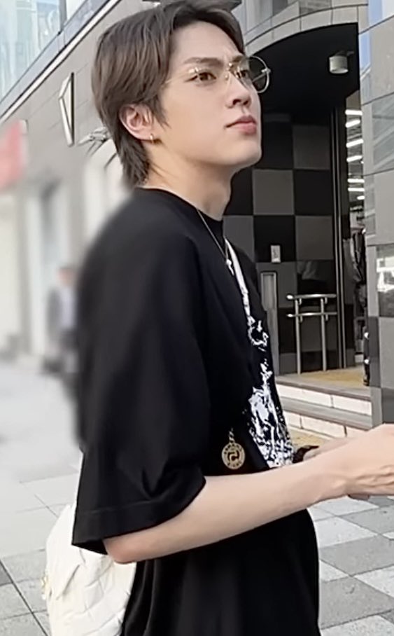 【ほぼ未使用美品392点】佐藤龍我 グッズ 佐藤龍我さん着用 CHANEL Pre-Owned 2022-2023 Wavy ココマーク