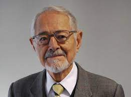 10 razones para ser científico. Ruy Pérez Tamayo (1924-2022) reflexionó hace algunos años sobre diez buenas razones para dedicarse a la ciencia. En su libro homónimo describe su postura personal con respecto a ciertos conceptos relacionados con la actividad científica. /1
