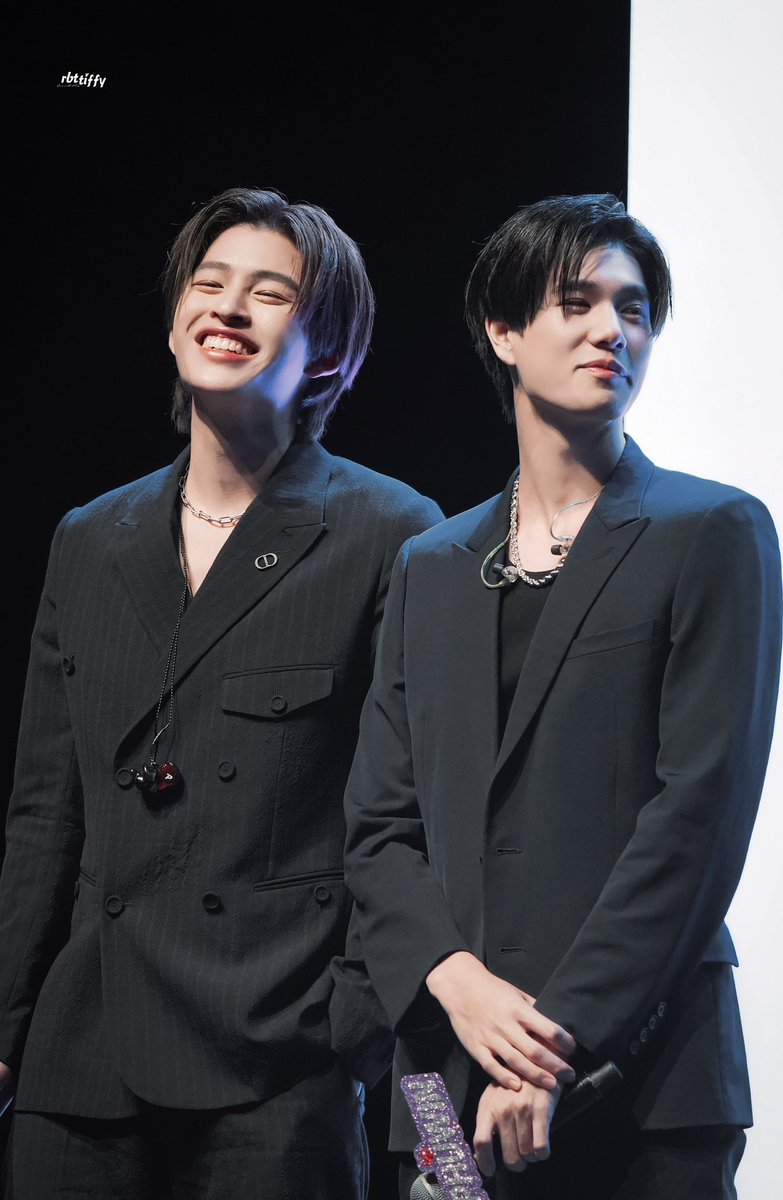 everlas_tings's tweet image. 𝟐𝟑𝟏𝟎𝟐𝟖 ₍ᐢ⸝⸝› ̫‹⸝⸝ᐢ₎ 

좋은하루💫 

#PondPhuwin
#GMMTVFANDAY6
#PPfandayxSeoul 
@ppnaravit @phuwintang