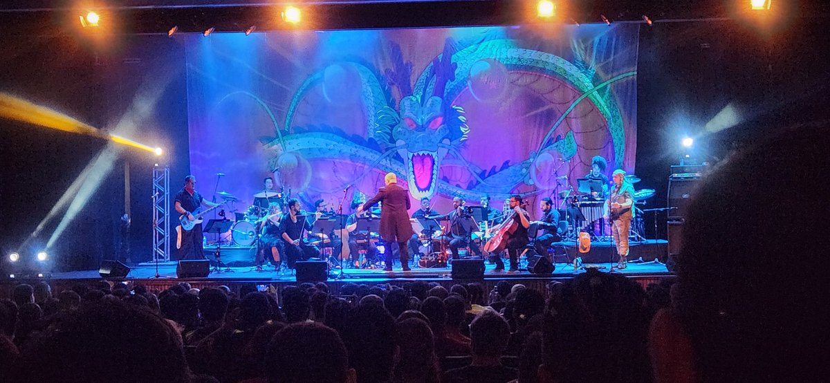 brunaspontes's tweet photo. Dragon Concert 🐉🙌✌️ https://t.co/aH1YaD9jm2