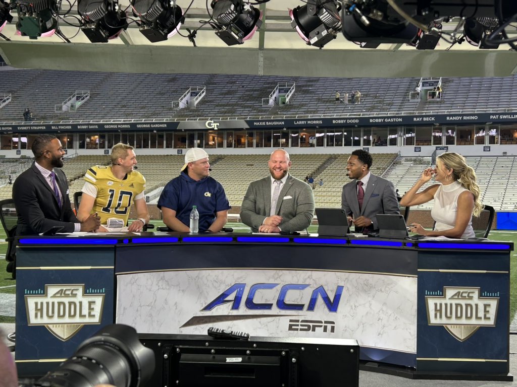 The @accnetwork crew had to make room for Coach Key and @haynes_king10 after that one 📺 #StingEm🐝