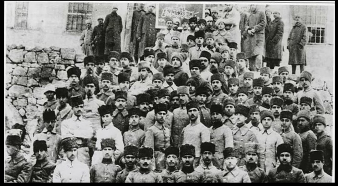 FAznevi's tweet photo. 1919 #Neuilly,1920 #Trianon,1919 #Versay, 1919 #SaintGermain Ant. ile Osmanlı'nın müttefikleri Bulgaristan,Macaristan,Almanya ve Avusturya büyük oranda toprak ve nüfus kaybetti. Eğer Sevr yürürlüğe girseydi benzer bir kaybı Türkler yaşayacaktı👉 https://t.co/8XDAzfq7q2