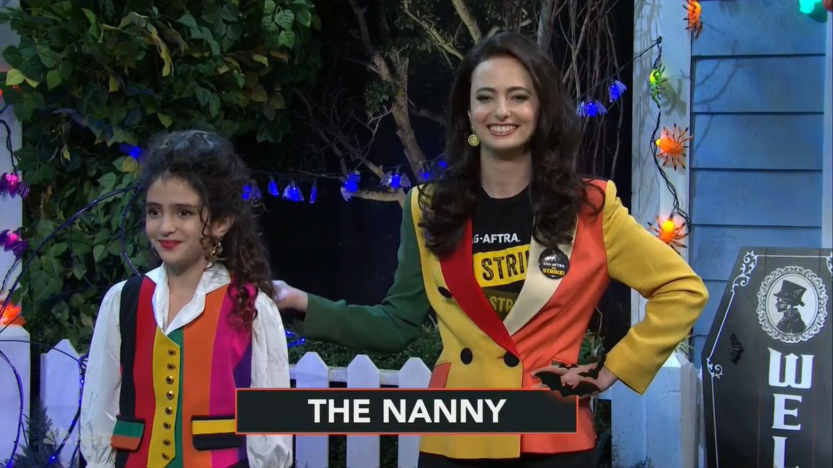 joseramonmarmtz's tweet image. "But isn't #TheNanny intelectual property owned by the studios?": @eggy_boom.
"Oh, I wouldn't call her 'intelectual'": @frandrescher (@SarahSquirm)
#SNL @nbcsnl #SagAftraStrike #Halloween
