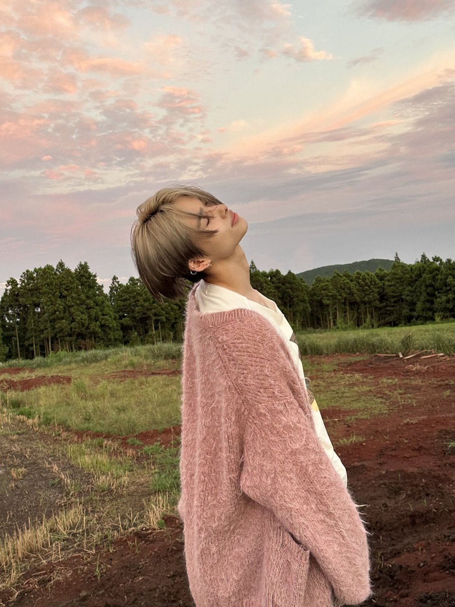 chocolatestrabw's tweet image. Restarting..
[☁️] Looking for #interactivemoots 
Or #kpopmoots !!

-xy , xvy , she , her
- taurus , introvert
-kinda new to #kpopstantwt or
#stantwt 
-ults = enha, skz, twice, itzy, txt, etc
-any fandom is allowed!

♡/↻ are very much appreciated/to boost,thank you :)

[☁️]