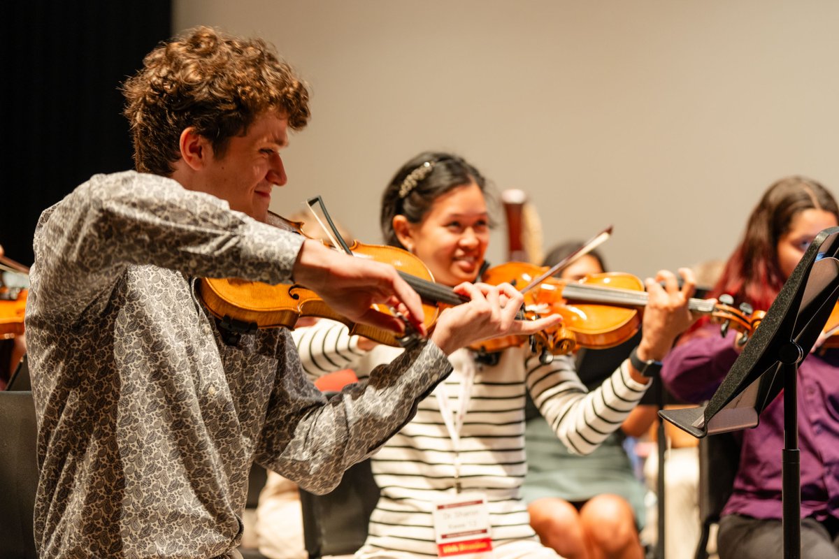 TrinityUAlumni's tweet image. It was another awesome day of #TUAlumniWeekend! Alumni showed off their #TigerPride at the tailgate and football game and deepened connections with the people and places that made their time at Trinity special while making new memories. 

#TrinityUAlumni 🐯
