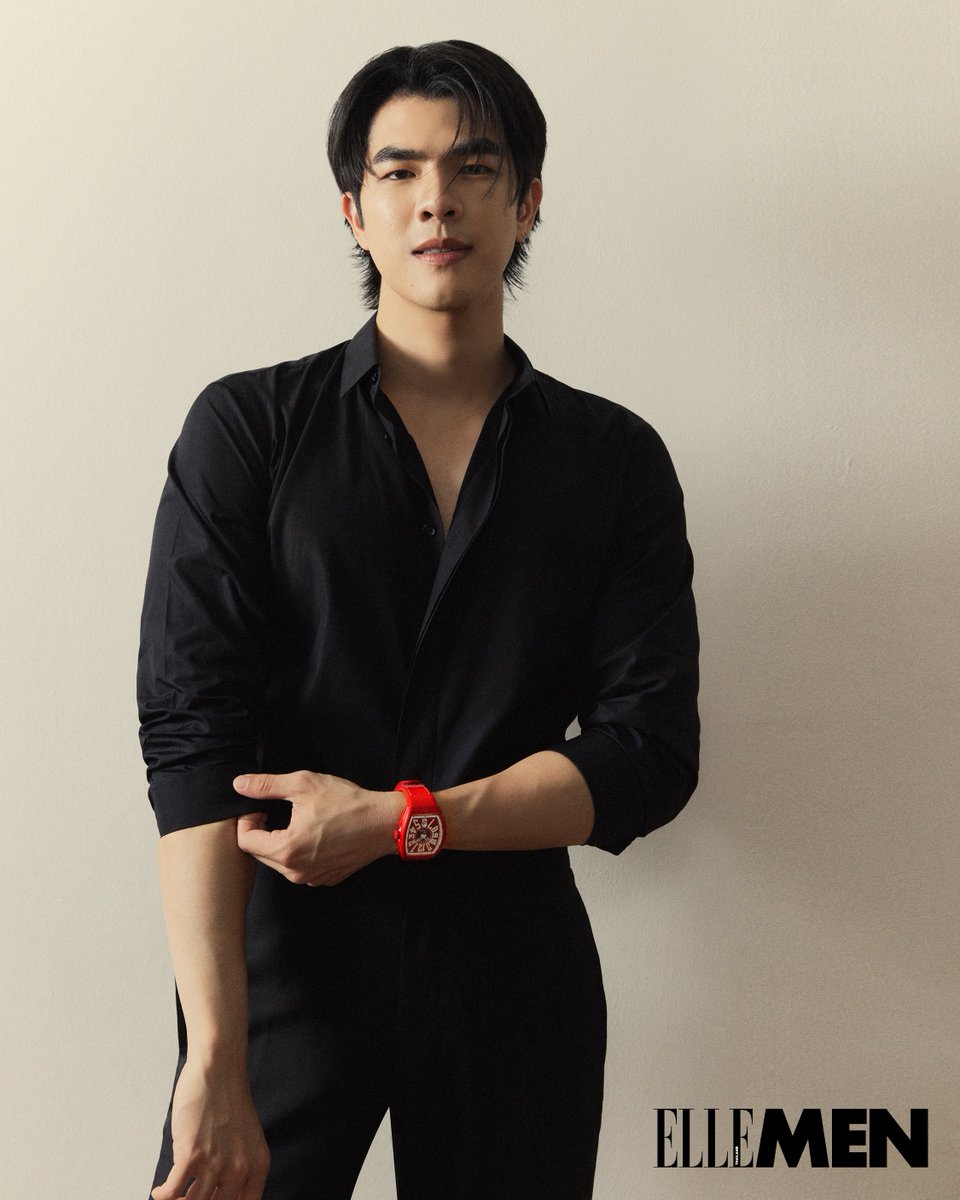 ElleMenThailand's tweet photo. ซูมลุคเนี้ยบปนสดใสของ มาย-ภาคภูมิ @milephakphum ในแฟชั่นเซตสุดเอ็กซ์คูลซีฟของ #ELLEMENX กับการแมตช์คอลเล็กชั่นล่าสุดของเรือนเวลา Vanguard Beach จาก #FranckMuller ออกมาเป็น 3 สไตล์ คู่กับ 3 เฉดสีใหม่ 

#ELLEMENXMilePhakphum
#milephakphum
#VanguardBeach
#FranckMullerAPAC https://t.co/0OaOYmjKA8