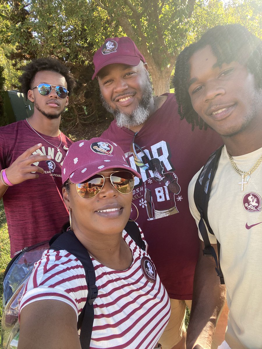 Evay Burrell tweet media