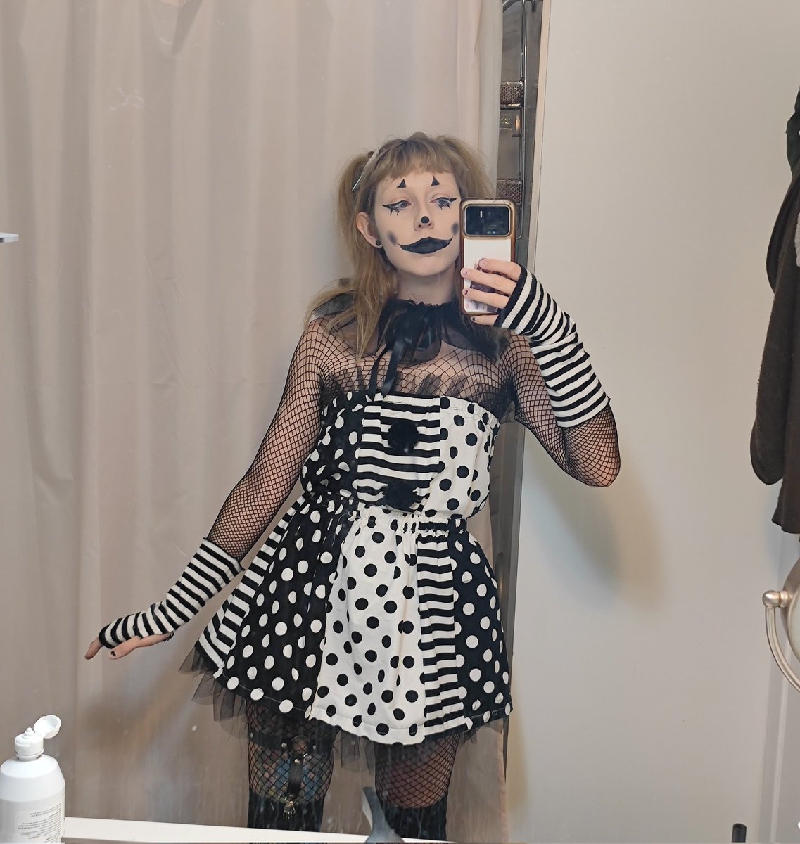 A better photo of my game developer costume <3