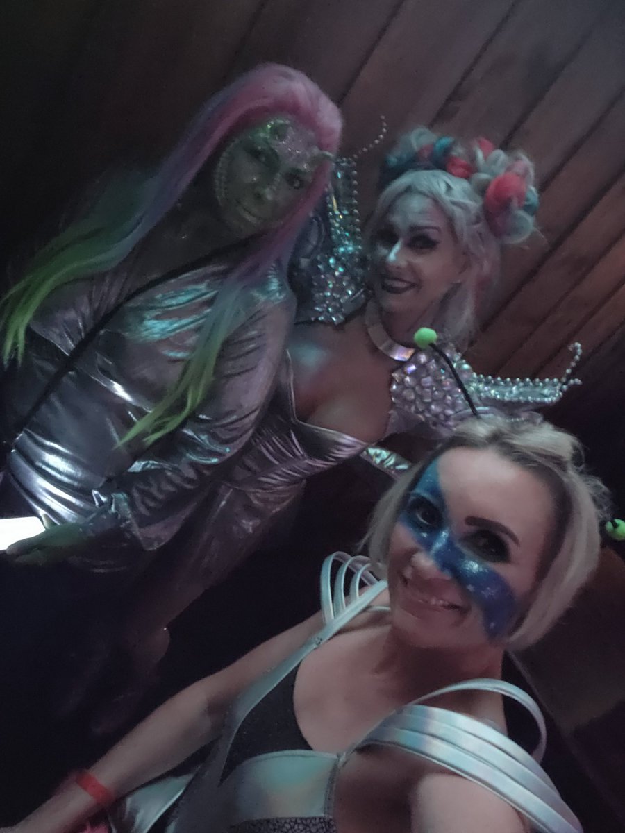 laurenstoddard's tweet photo. Halloween 2023 #Frands #houston #BFF #HBD https://t.co/AHxJJY1nbd