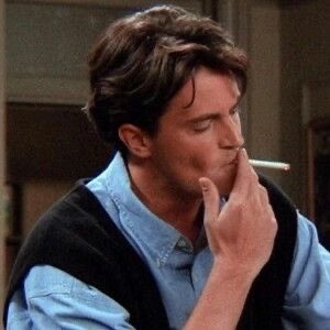 rosesforhazz's tweet photo. Matthew Perry nie żyje…

Nawet nie wiem co mam w tej chwili powiedzieć, bo nie mam słów, żeby opisać to jak się teraz czuję. 

Oglądanie FRIENDS nie będzie już takie samo, będąc świadomym że naszego Chandlera już z nami nie ma… https://t.co/zMB7Vf0CWg