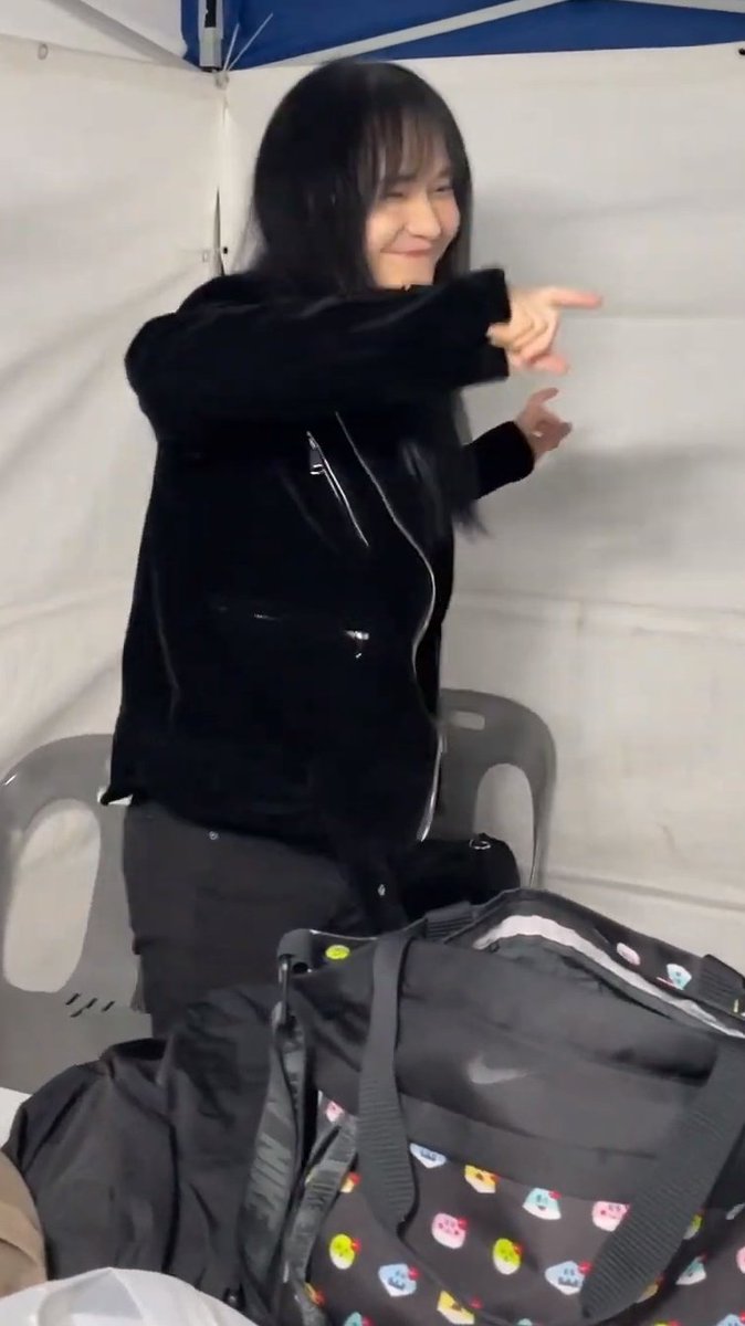 khssam1052's tweet photo. 53세 아재가 이리 해맑을 일이야?
귀엽네 ㅋㅋㅋ 

#김경호 https://t.co/ElfKM1EgA7