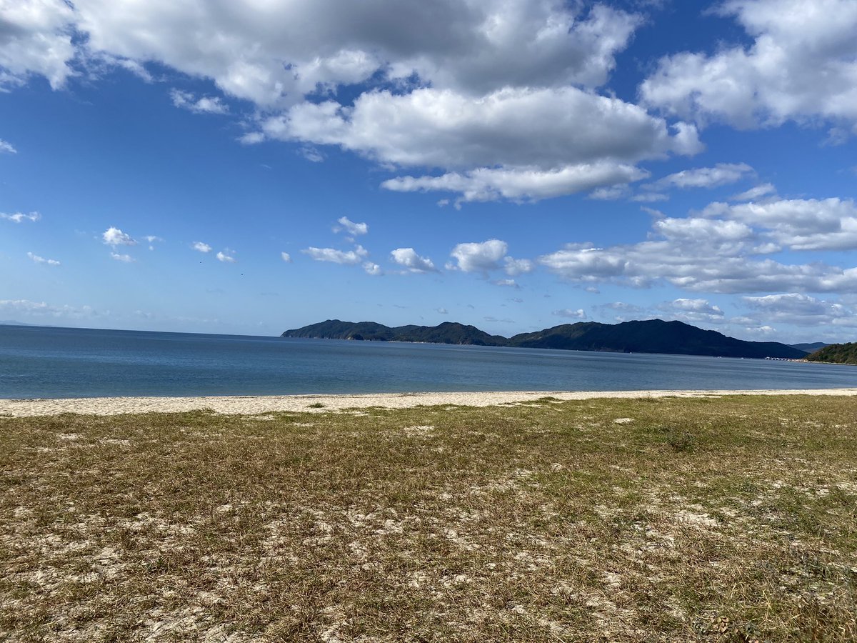 ihlyfalt's tweet photo. 海でぼーっとしてた
お昼寝しよ https://t.co/6Bhh5hEN3s