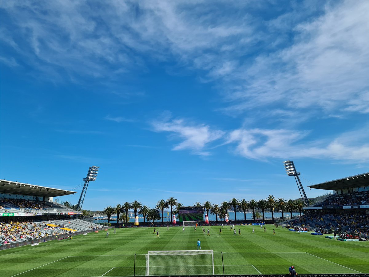 Uninspiring half of football. Least the view never disappoints. #CCMvMAC