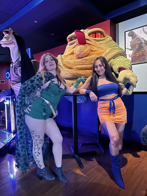 Happy Halloween!! @missvelvets https://t.co/TU3bx563OR<a class="tags" href="/tag/missvelvets">@missvelvets</a>