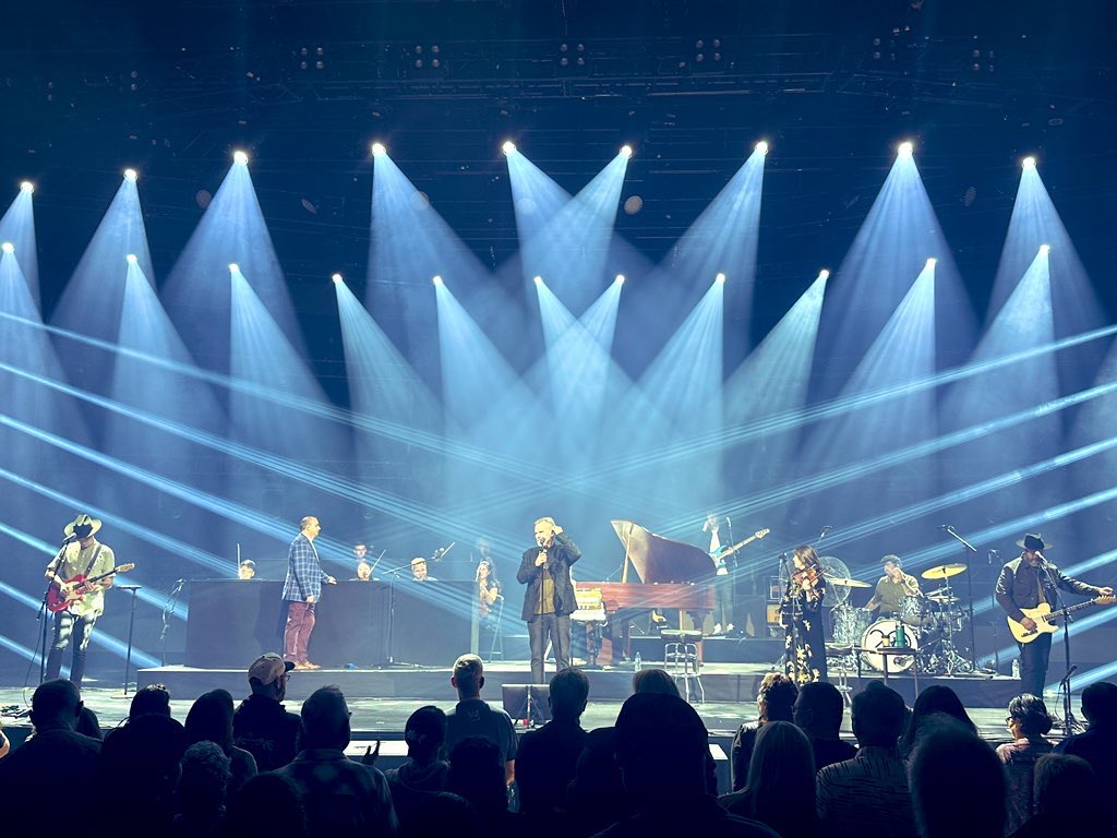 devoglio's tweet image. #therocksandiego #castingcrowns 
@therocksandiego @castingcrowns