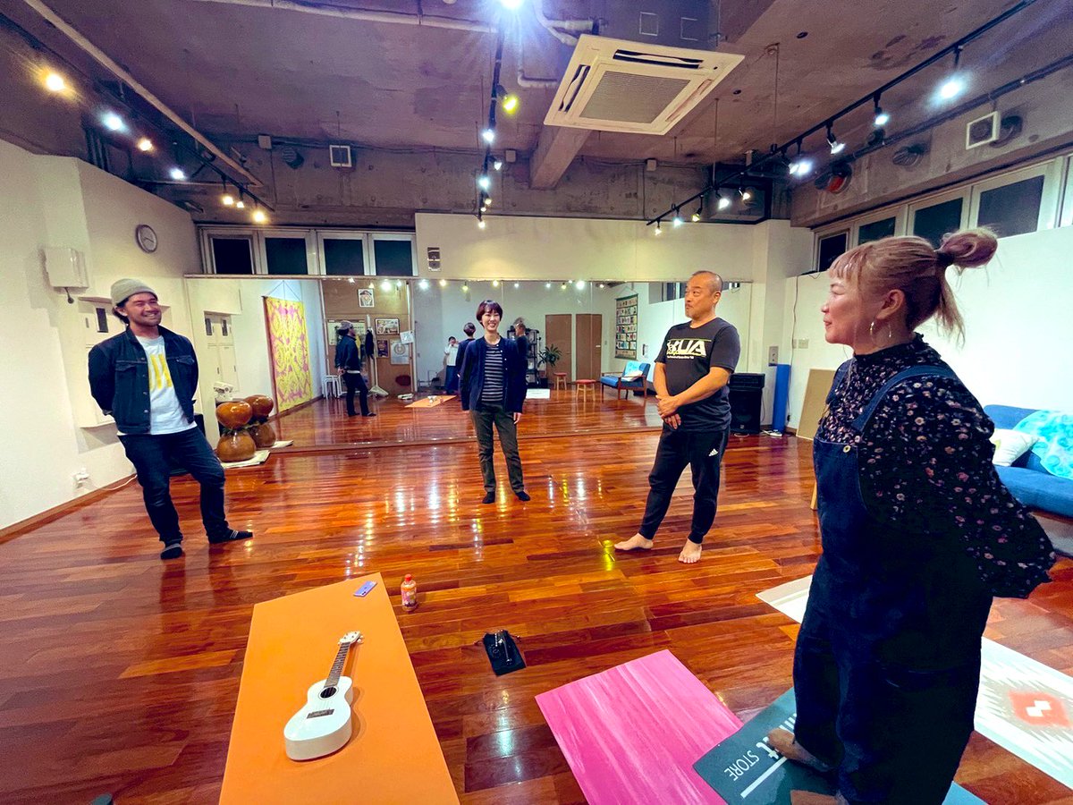 matsuri_watari's tweet photo. 📣【IMPRO JAM】絶賛稽古中✨
ジャムタリラボは即興探求所なので
実験的にやってみたり
ディスカッションしたり
シーンしてみたり
初心にかえってみたり
爆笑したり
まだまだご予約お待ちしております🎟️
https://t.co/1sqLEjF3k4
#JAMTARILAB
#ジャムタリラボ
#IMPROJAM
#インプロジャム
#渡猛 https://t.co/U3roabGLsl